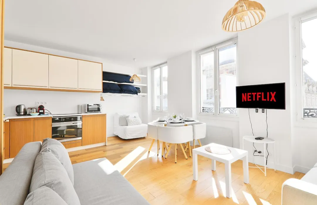 Studio Quartier Saint Michel Notre Dame Free Netflix-1